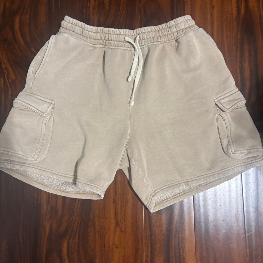 Men’s Size Medium Forever 21 Tan Cargo Shorts with Elastic Waistband